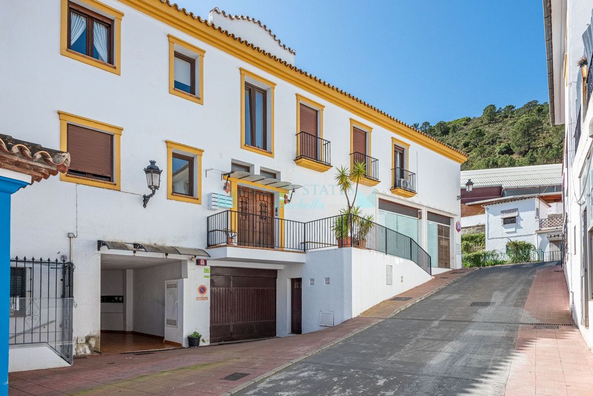 Penthouse for sale in Benahavis