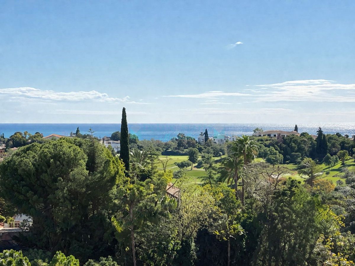 Villa for sale in Benahavis