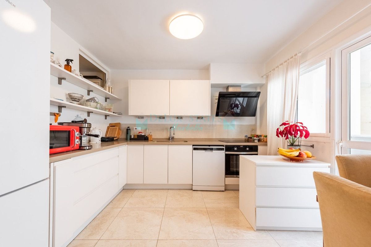 Penthouse for sale in Estepona
