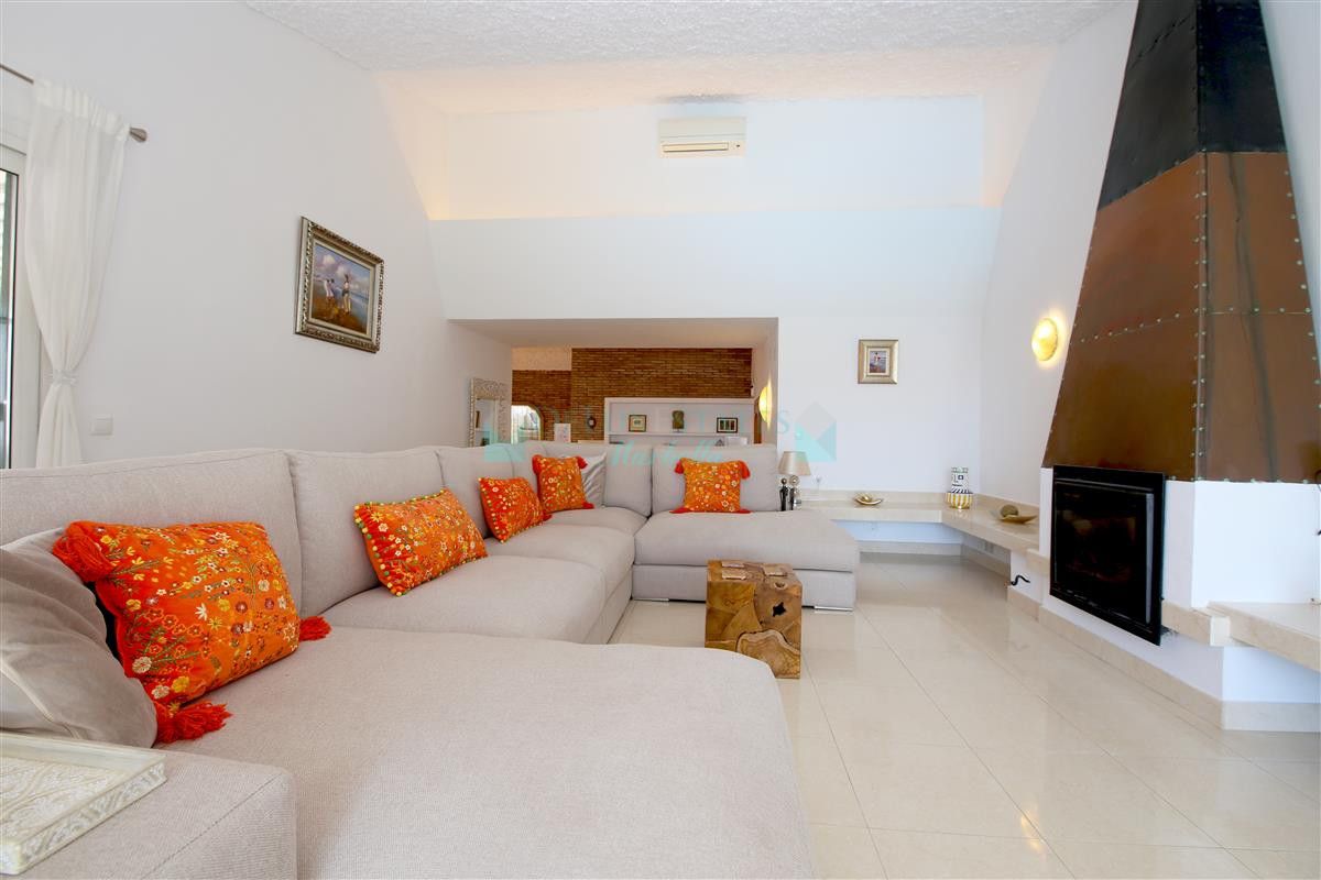 Villa for rent in Estepona