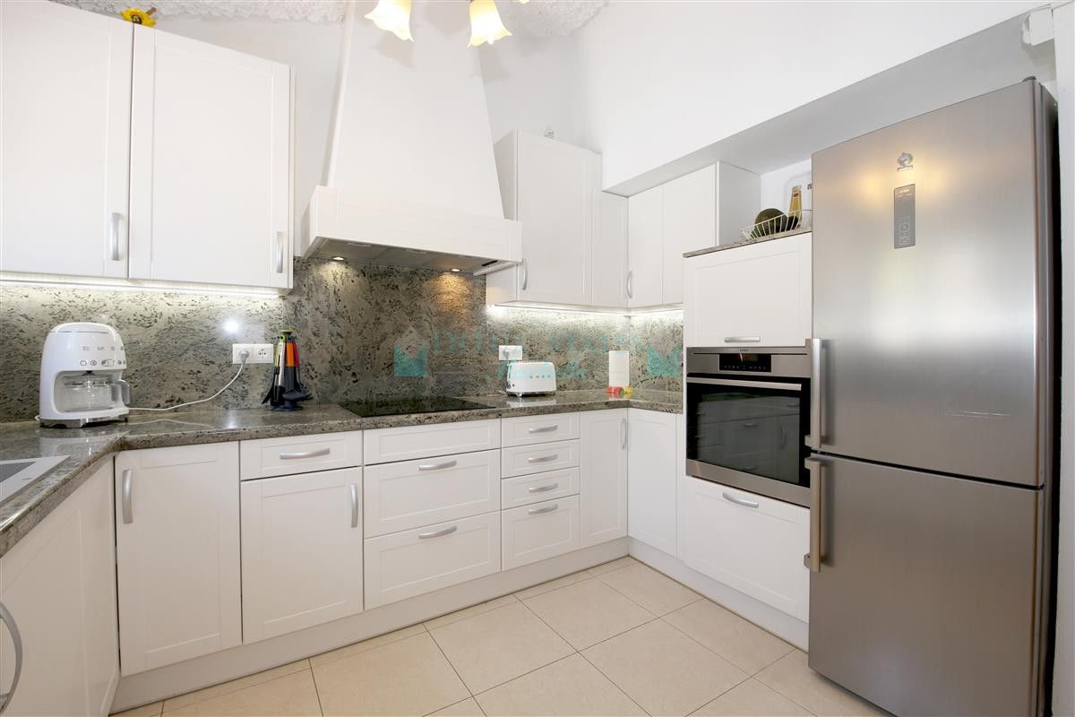 Villa for rent in Estepona