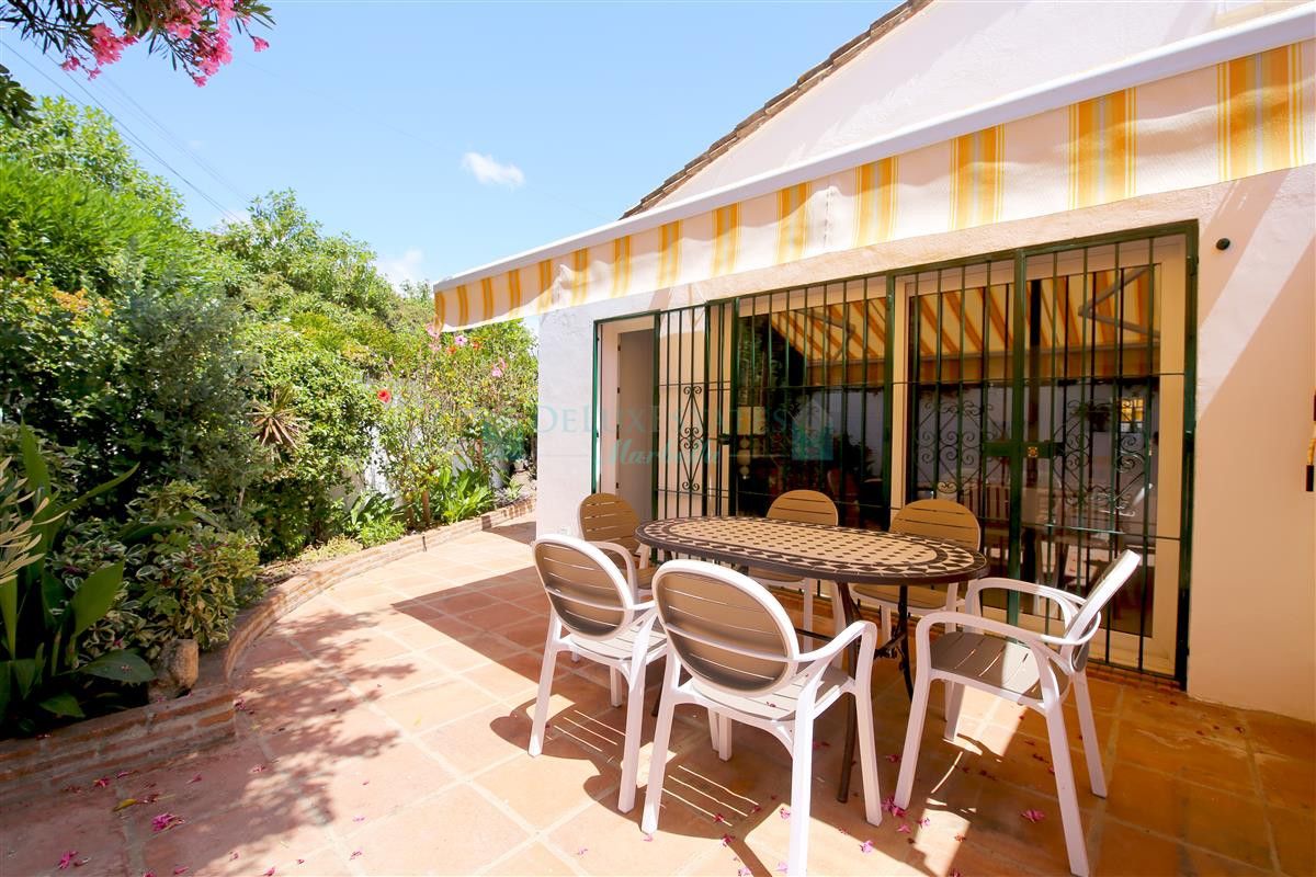 Villa for rent in Estepona