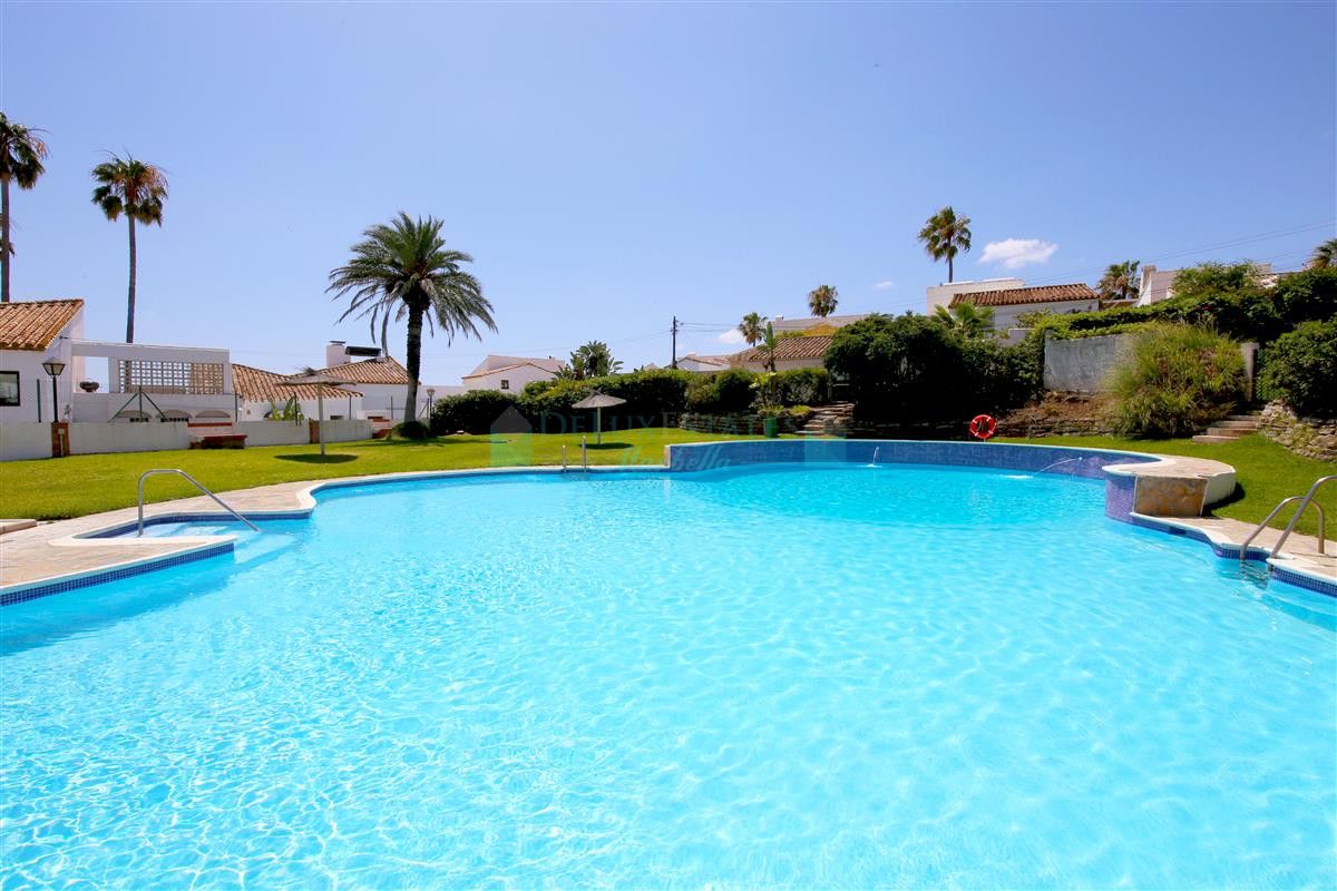 Villa for rent in Estepona