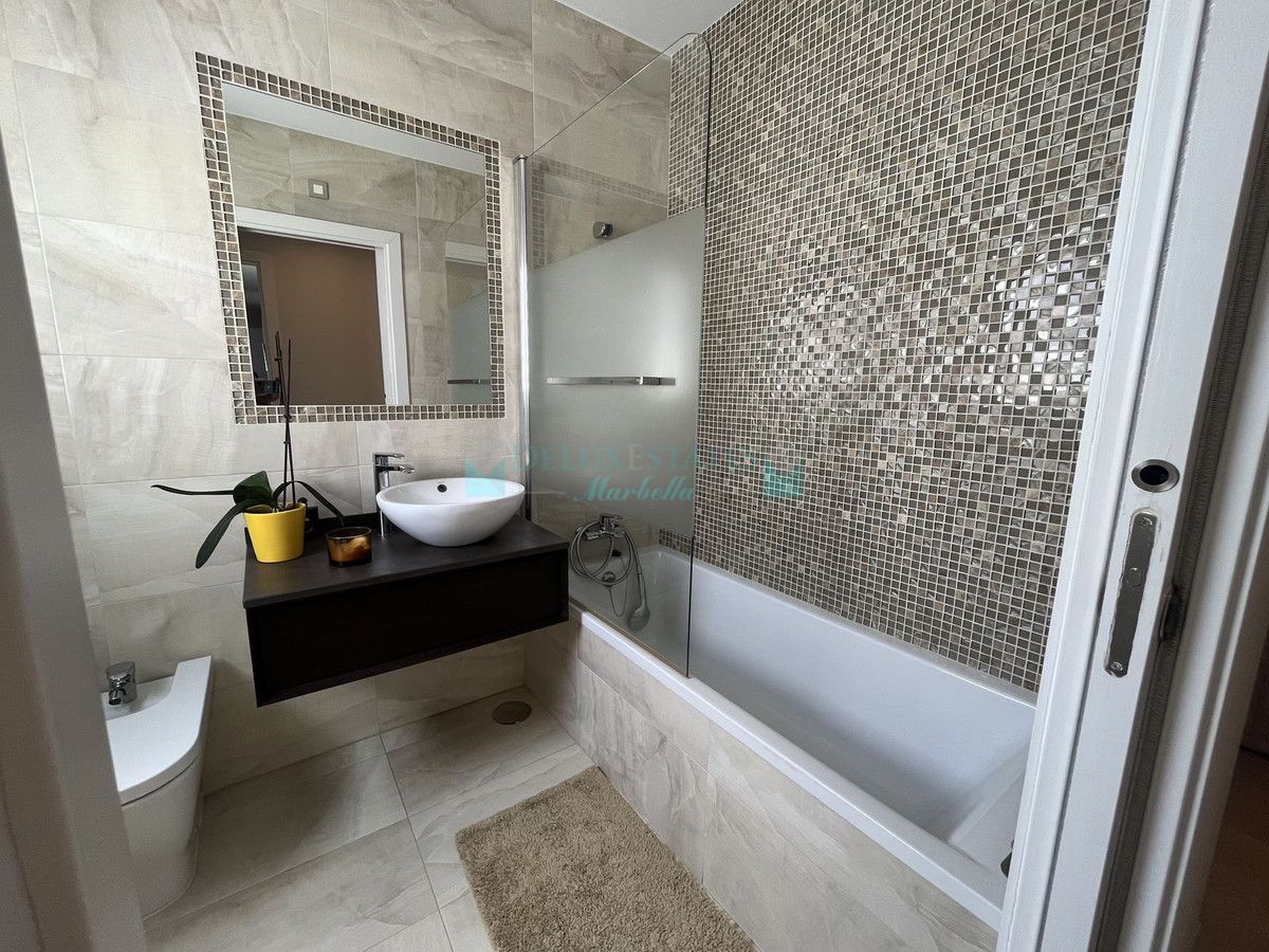 Penthouse for sale in Estepona