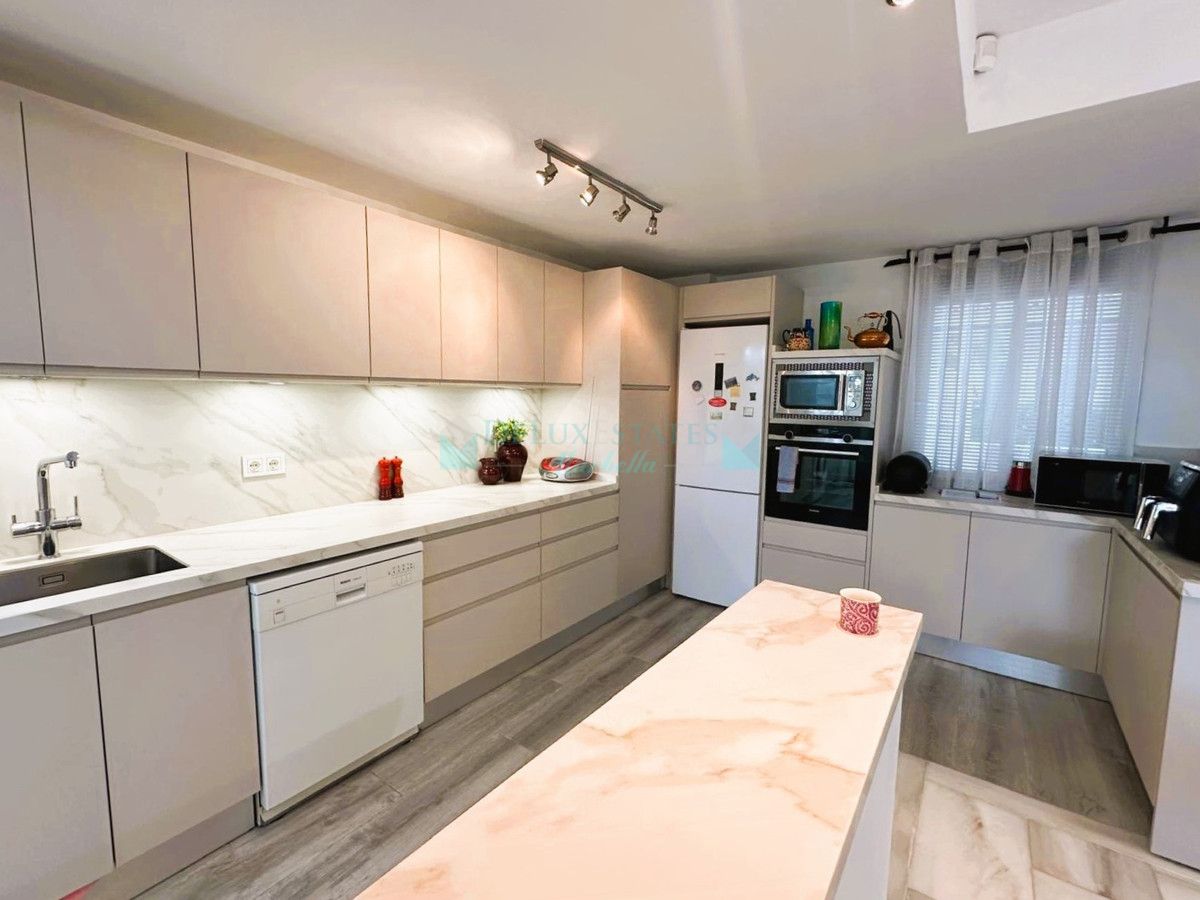 Ground Floor Apartment for sale in Nueva Andalucia