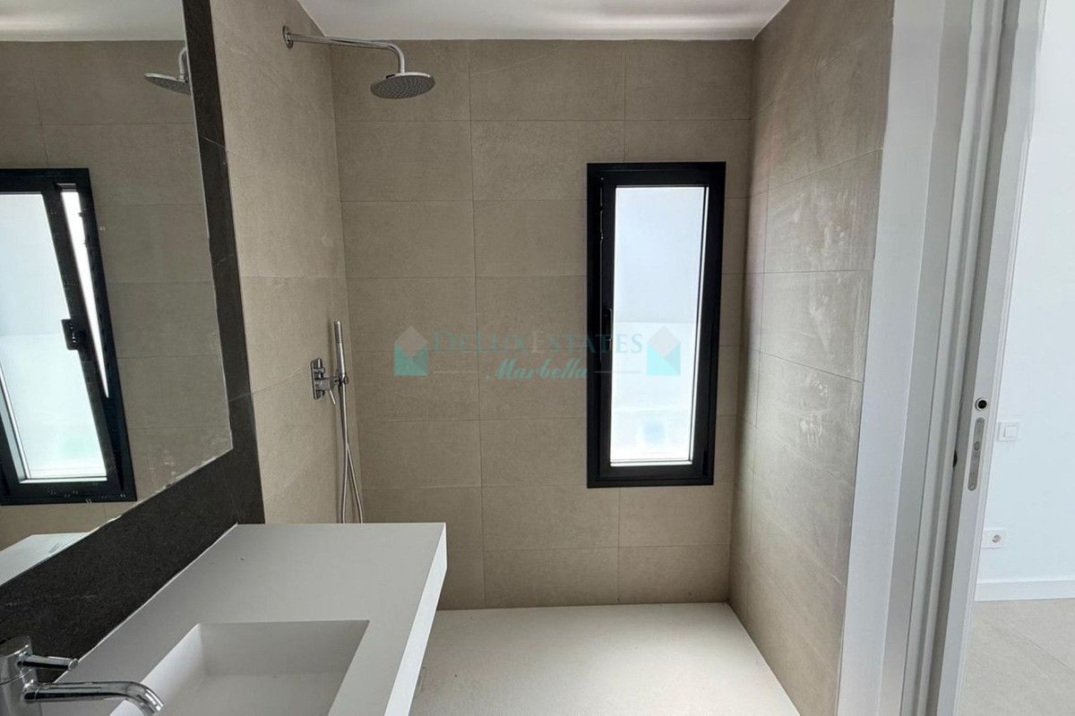 Villa Pareada en venta en Estepona