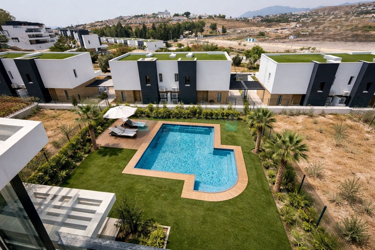 Villa Pareada en venta en Estepona