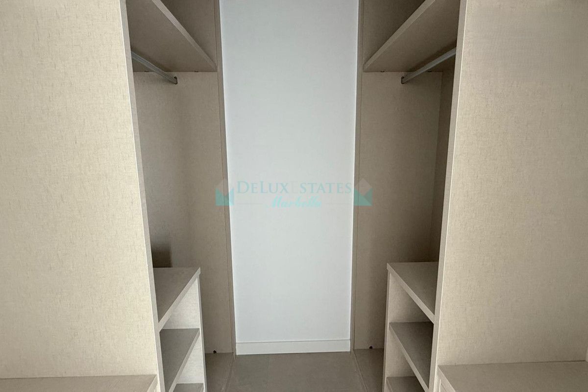 Villa Pareada en venta en Estepona