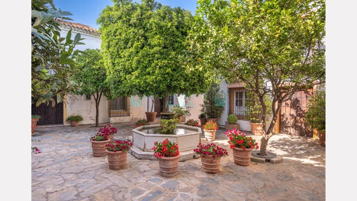 Town House for sale in Marbella Golden Mile