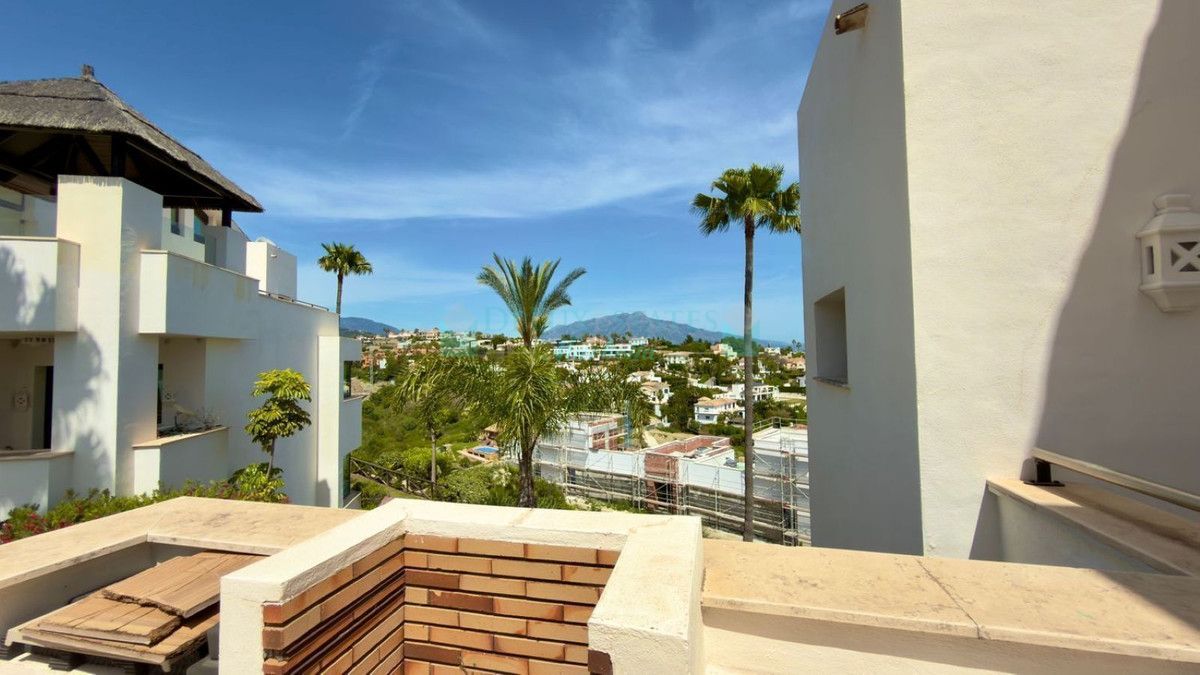 Ático en alquiler en Benahavis
