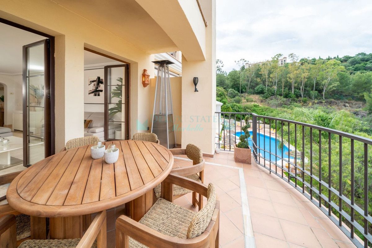Apartment for rent in Benahavis
