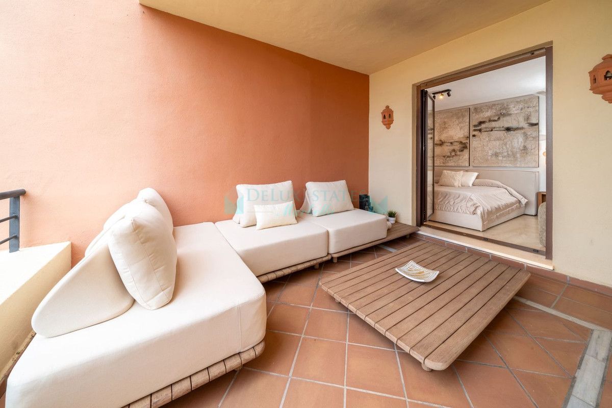 Apartment for rent in Benahavis