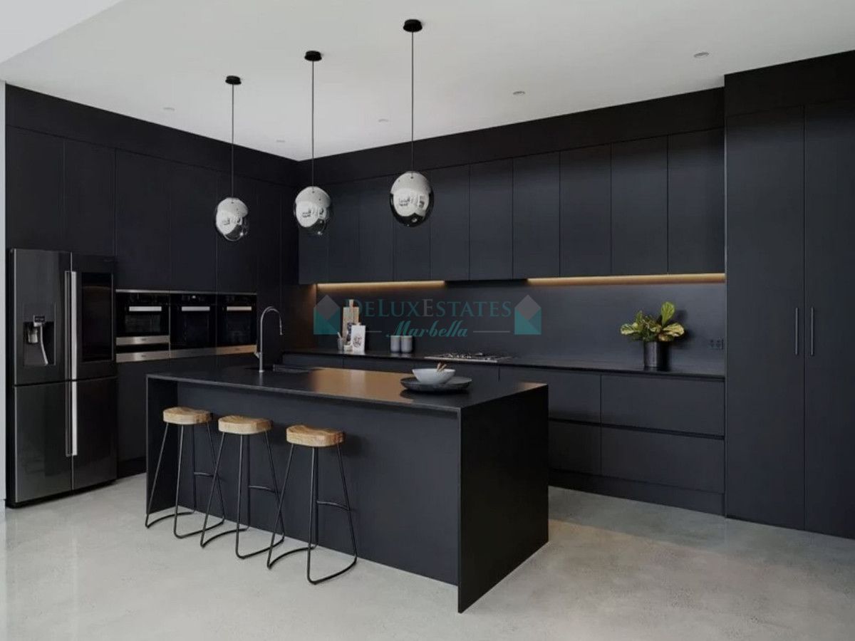 Villa for sale in Benahavis