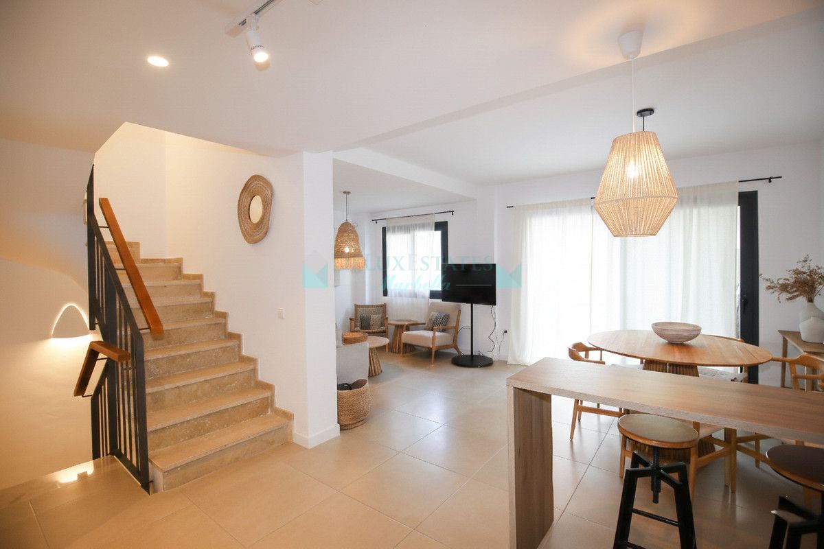 Town House for sale in Estepona
