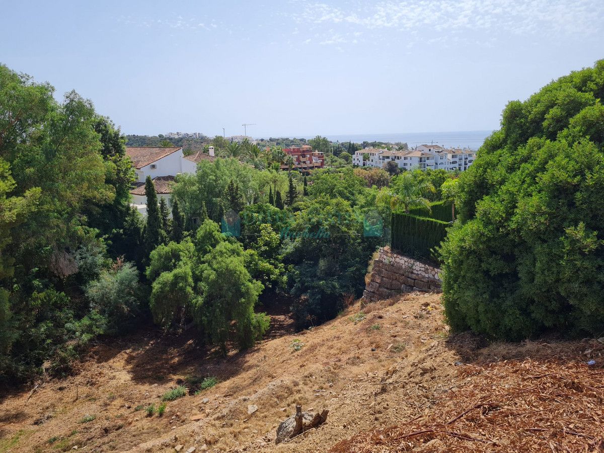 Plot for sale in Hacienda las Chapas, Marbella East