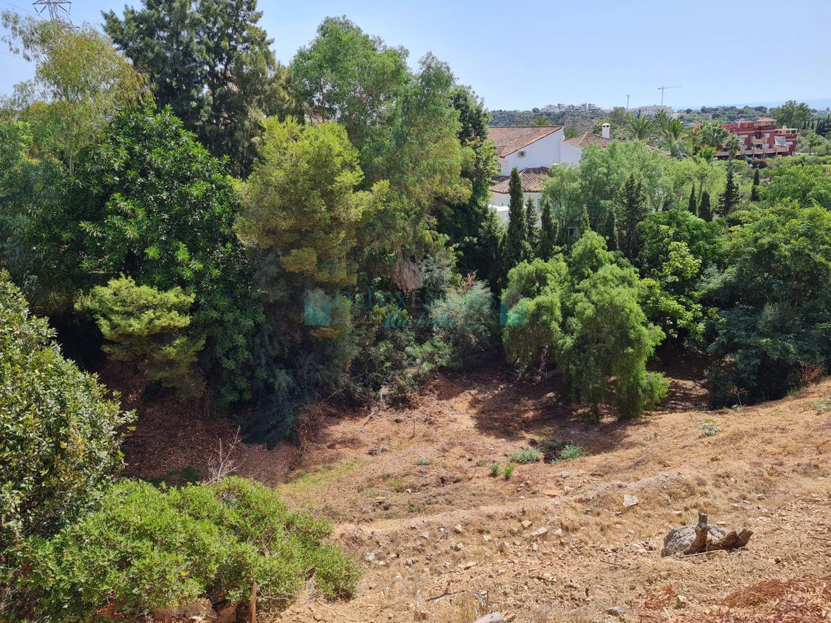 Plot for sale in Hacienda las Chapas, Marbella East