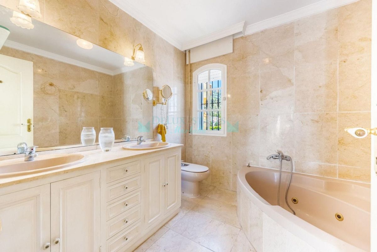 Villa for sale in Marbella