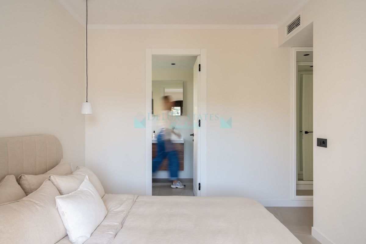 Penthouse for sale in Los Arqueros, Benahavis