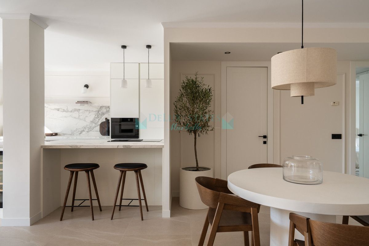 Penthouse for sale in Los Arqueros, Benahavis