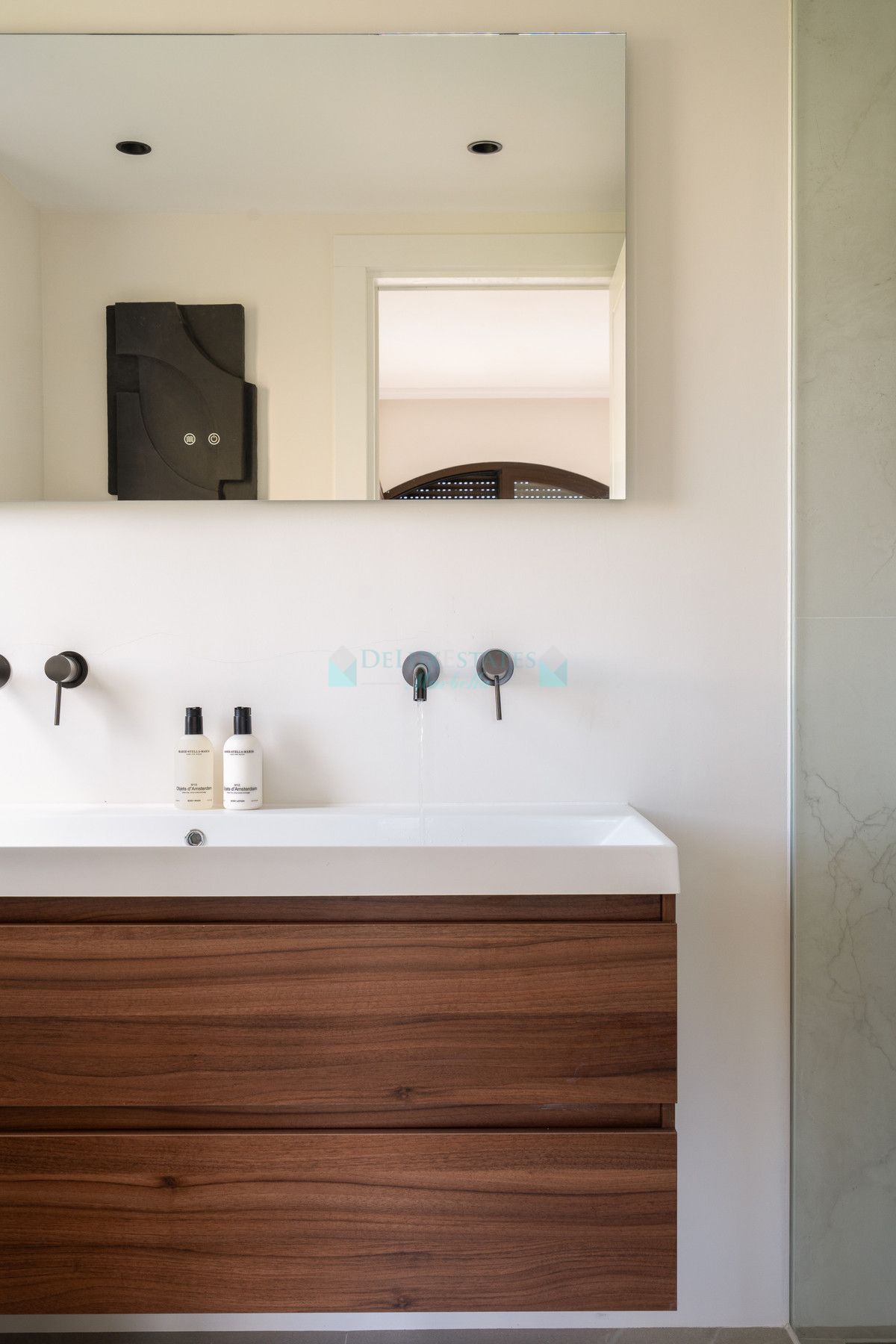 Penthouse for sale in Los Arqueros, Benahavis