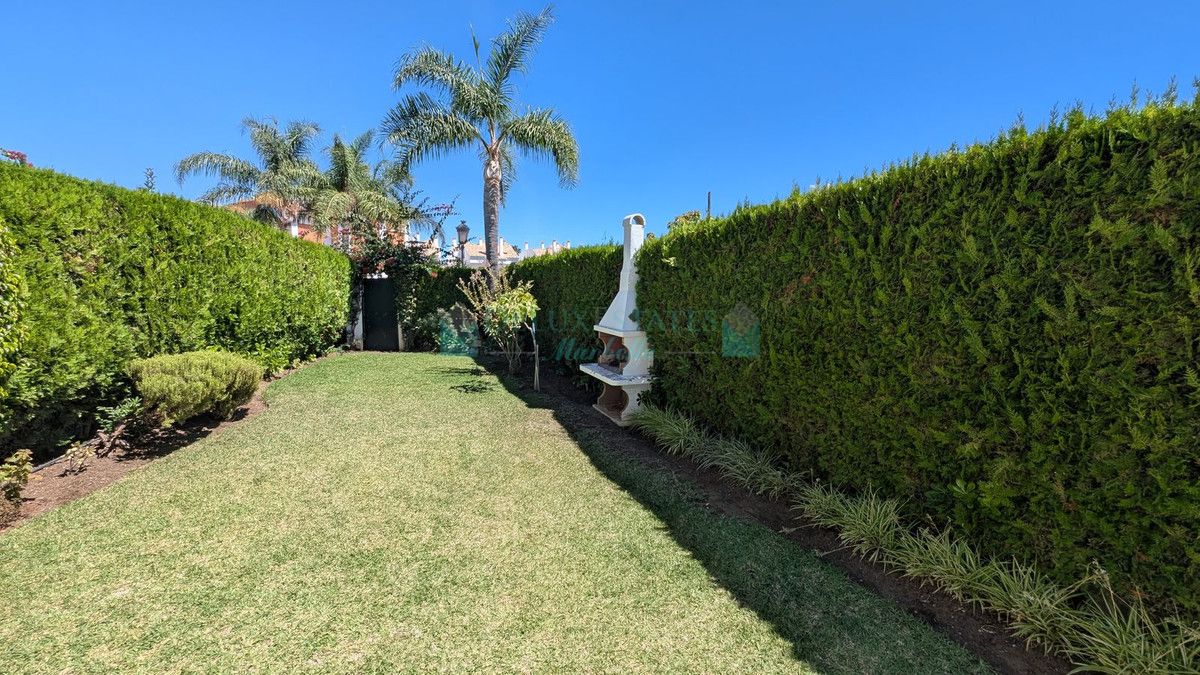 Semi Detached Villa for sale in San Pedro de Alcantara