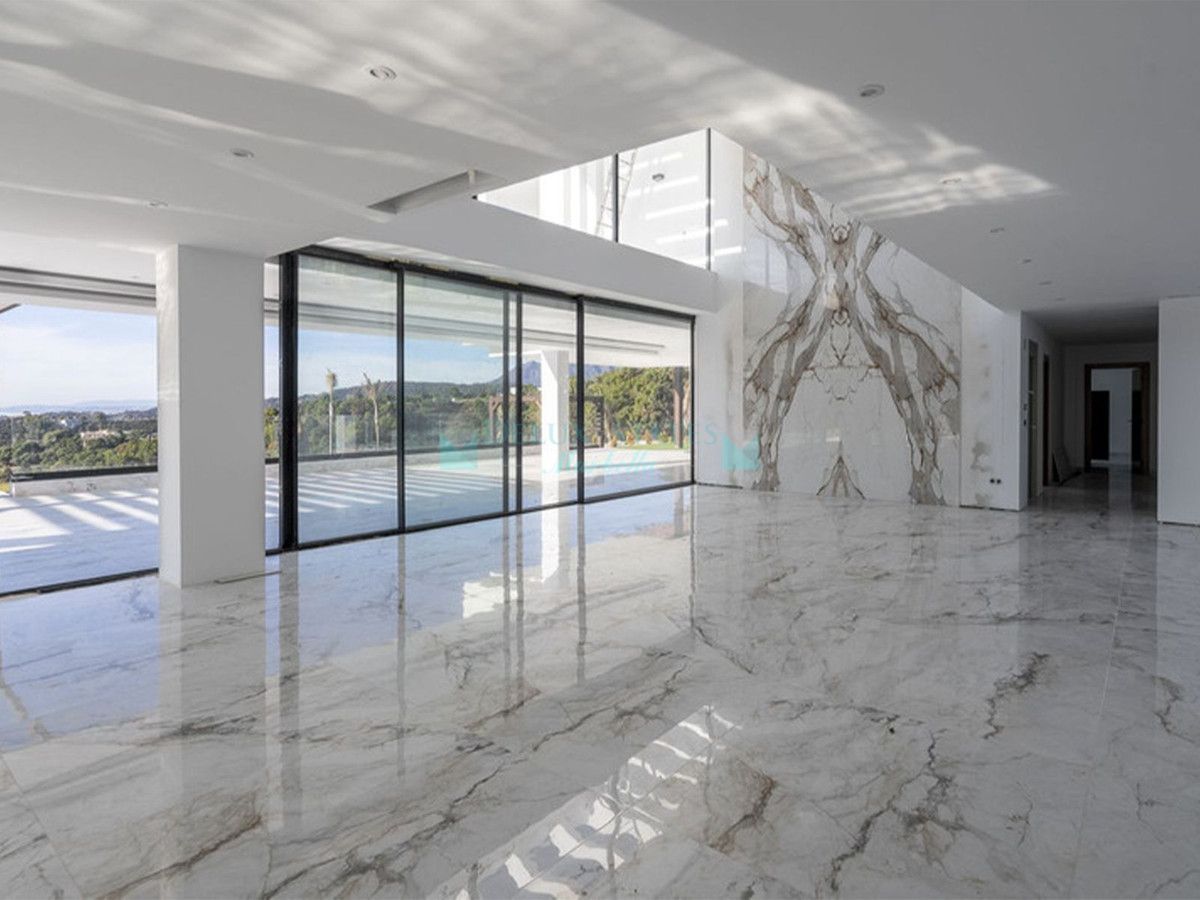 Villa for sale in Benahavis