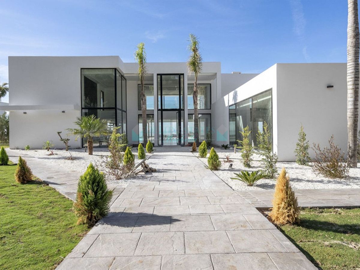 Villa for sale in Benahavis