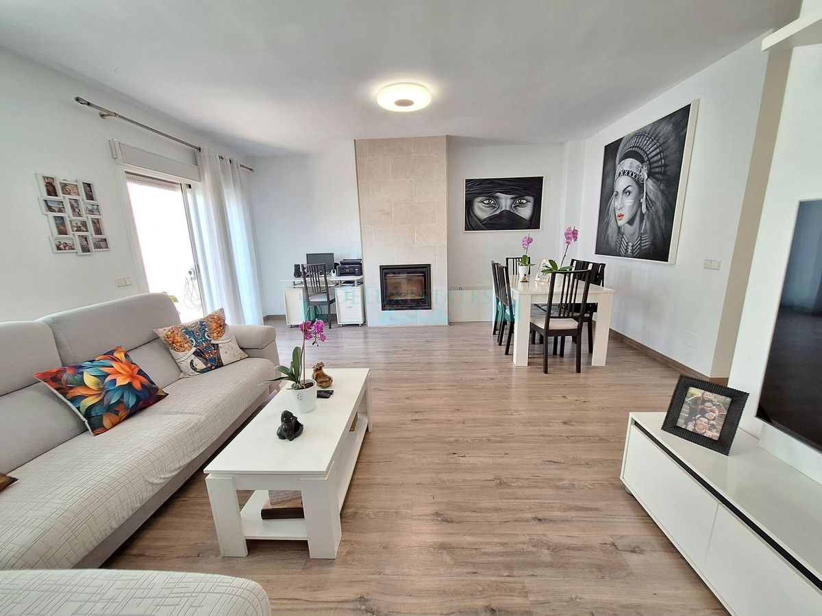 Town House for sale in Estepona