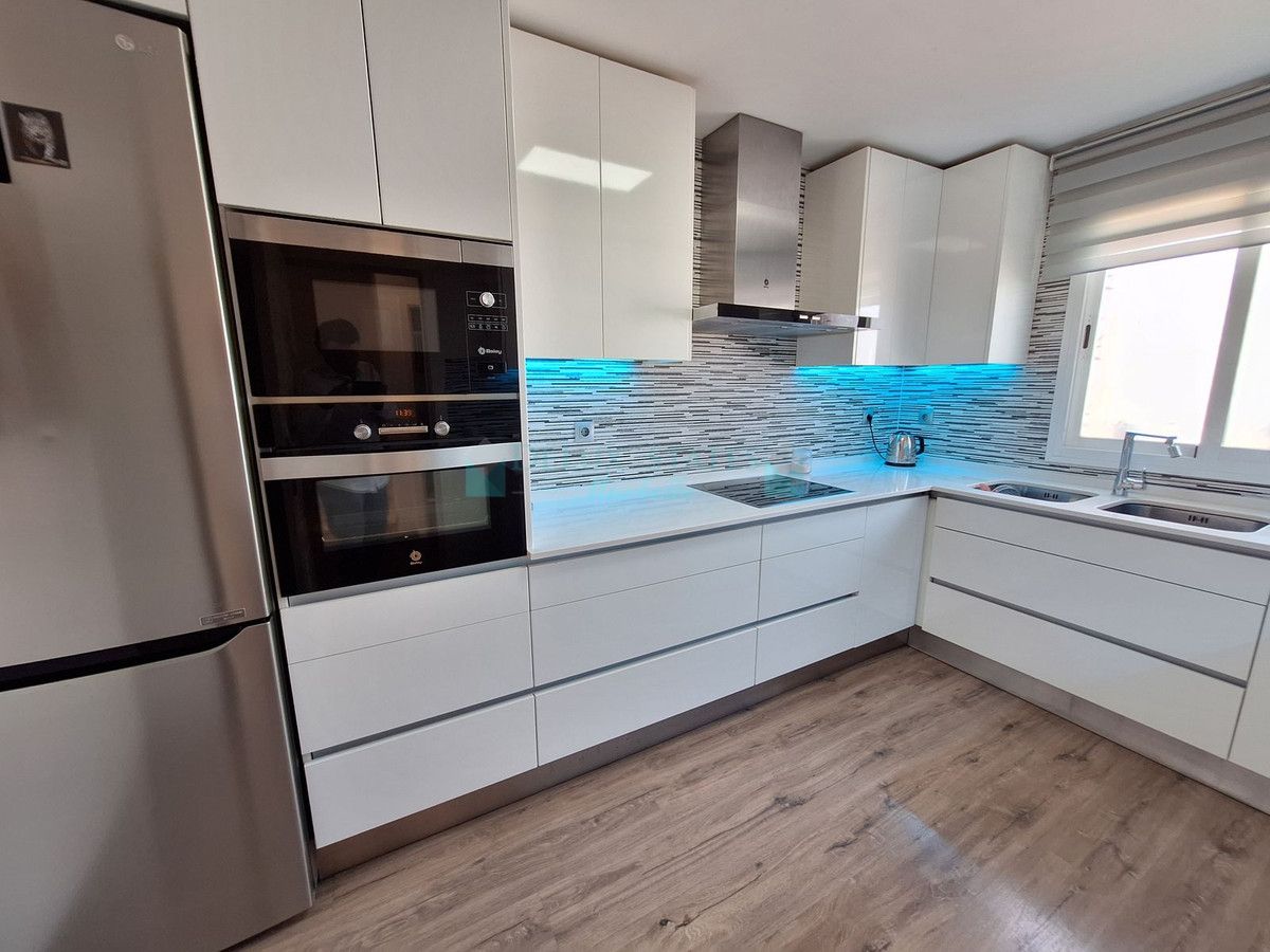 Town House for sale in Estepona