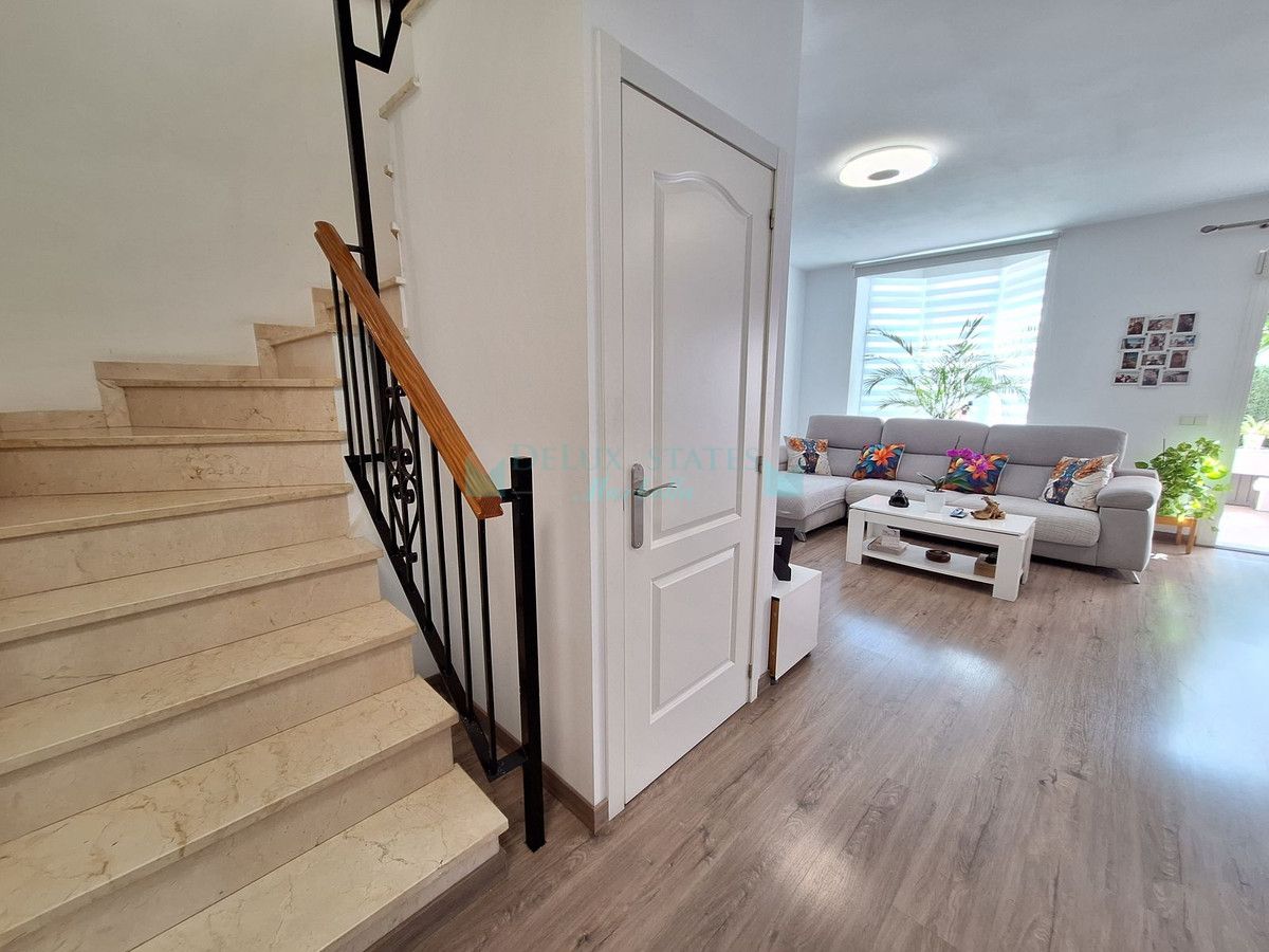 Town House for sale in Estepona