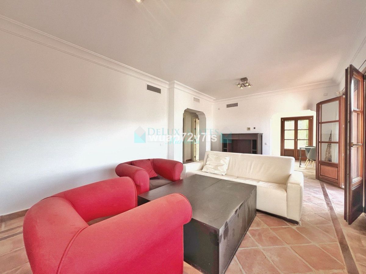 Town House for sale in Benahavis
