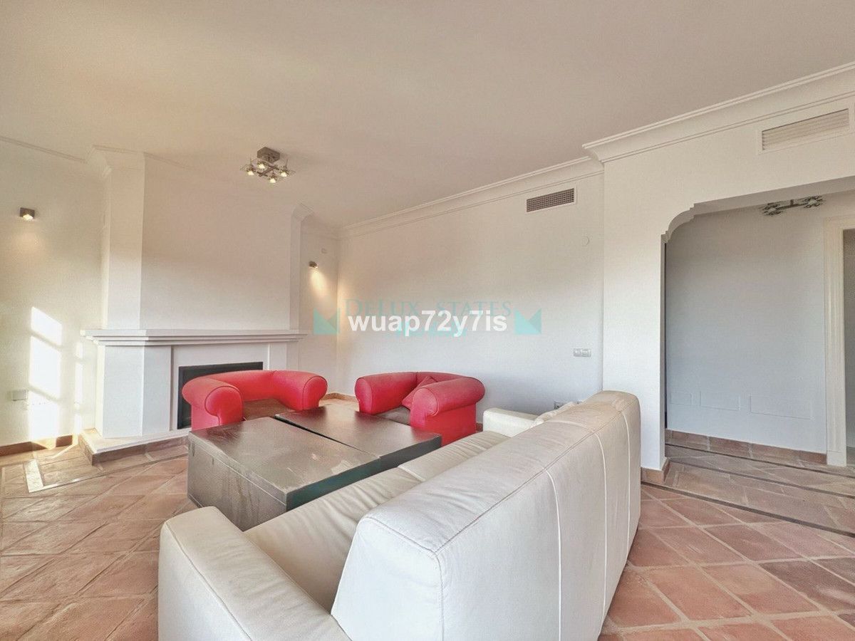 Town House for sale in Benahavis