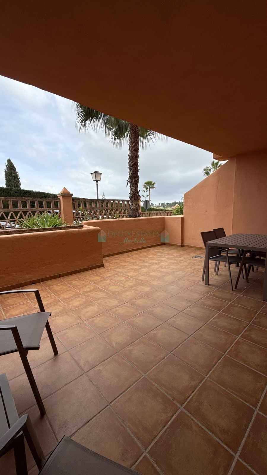 Ground Floor Apartment for sale in El Paraiso, Estepona