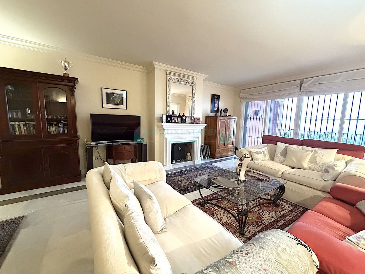 Ground Floor Apartment for sale in Monte Halcones, Benahavis