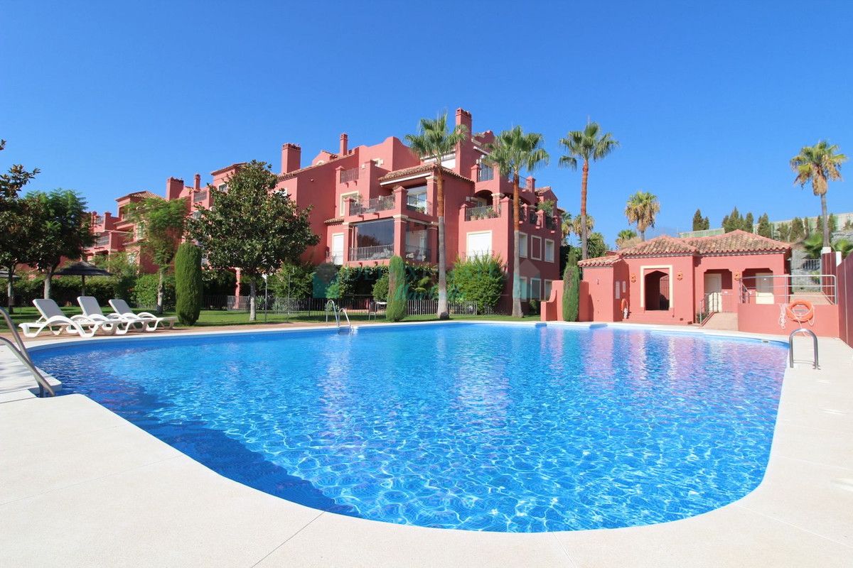 Ground Floor Apartment for sale in Monte Halcones, Benahavis