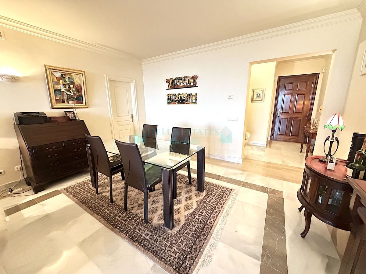 Ground Floor Apartment for sale in Monte Halcones, Benahavis