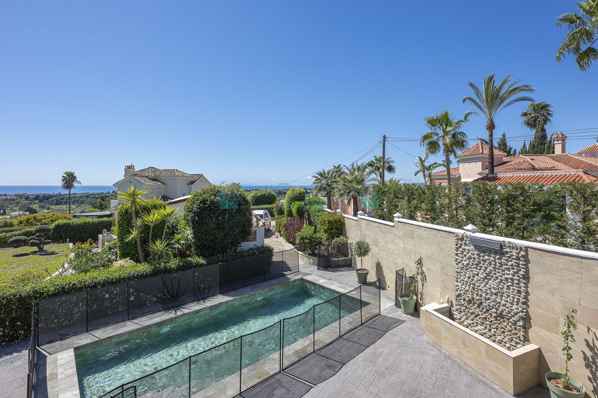 Villa for sale in Estepona
