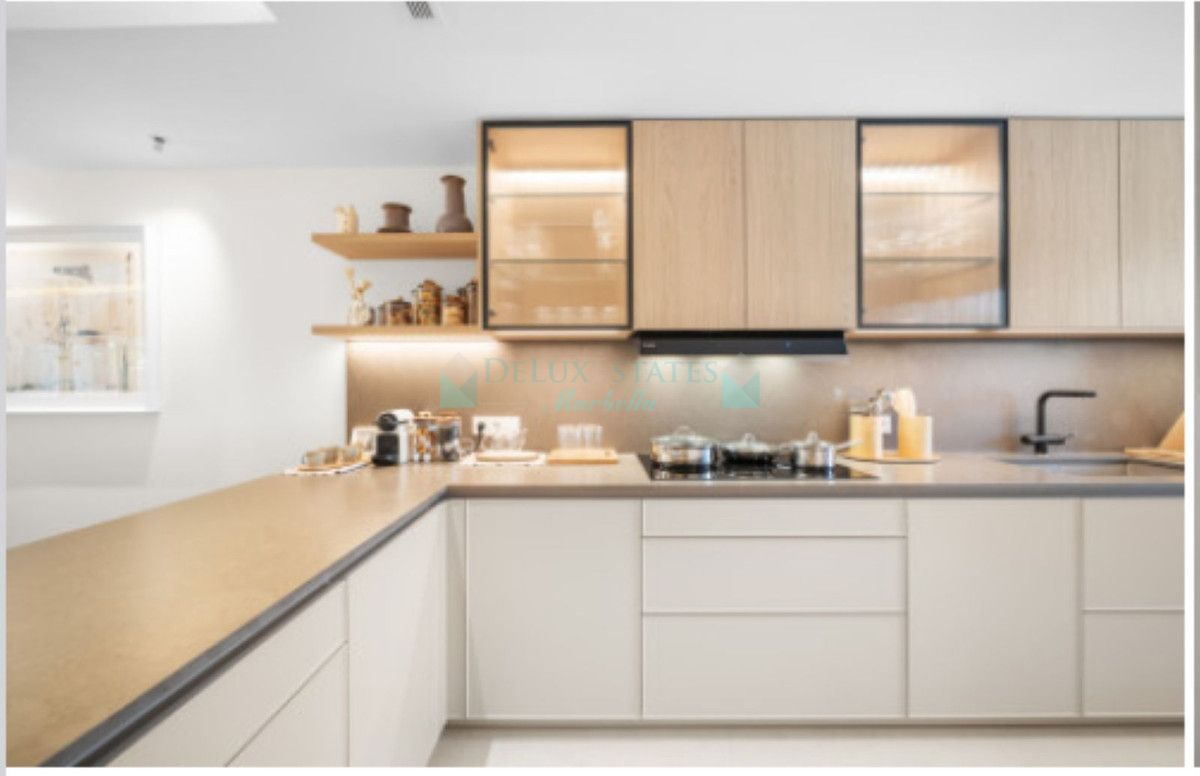 Town House for sale in Nueva Andalucia