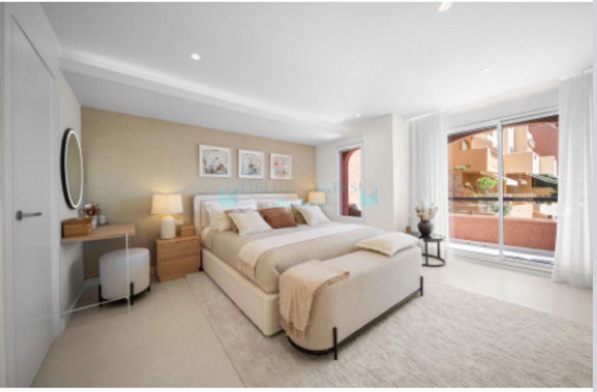 Town House for sale in Nueva Andalucia