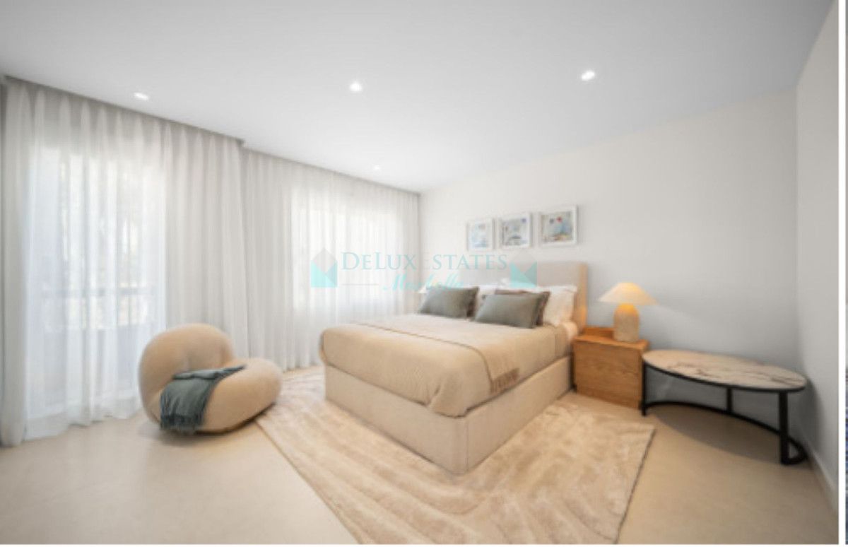 Town House for sale in Nueva Andalucia