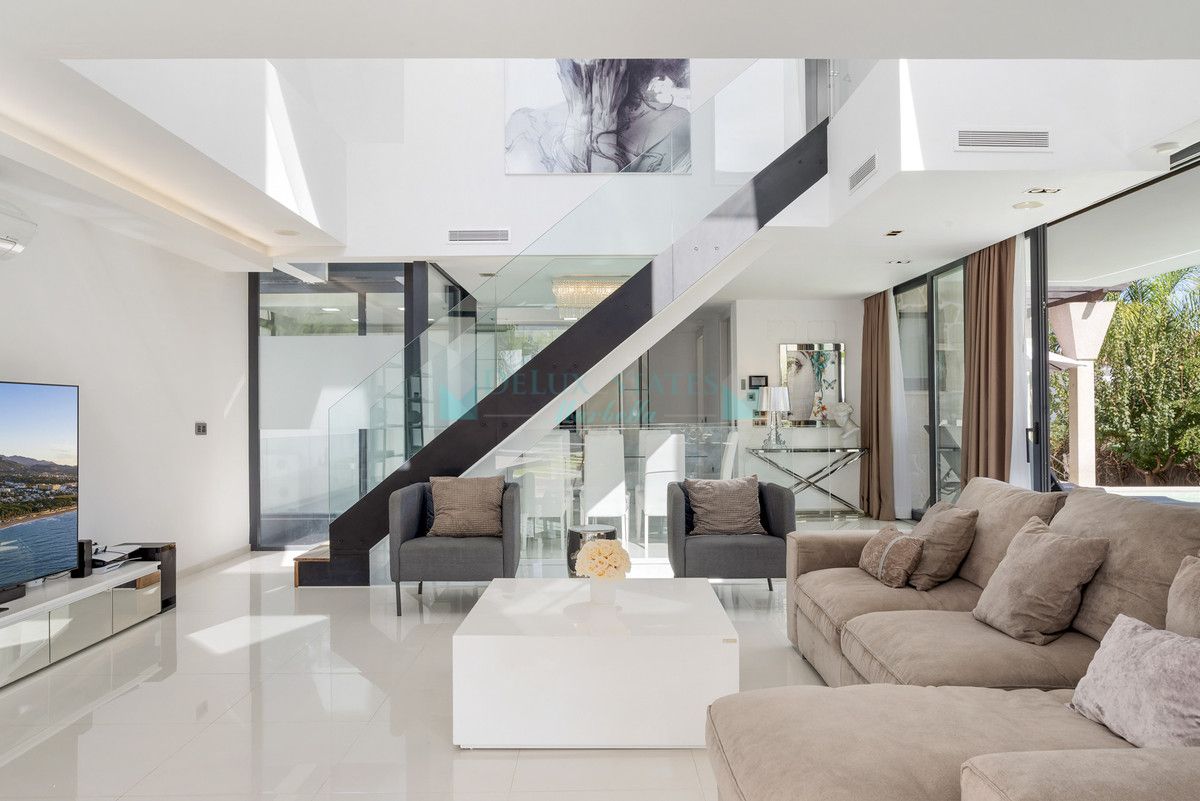 Villa for rent in Nueva Andalucia