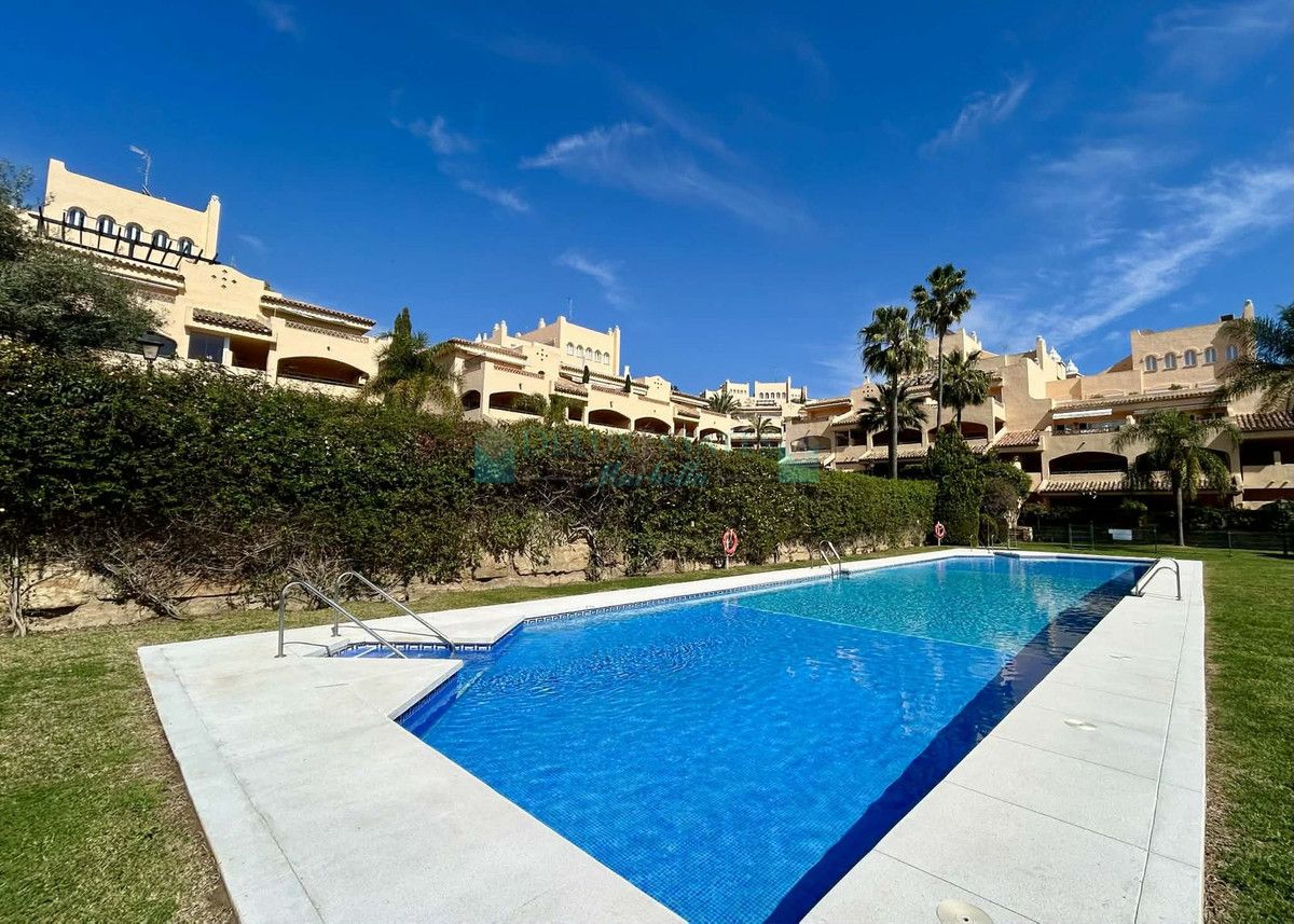 Ground Floor Apartment for sale in Elviria, Marbella East