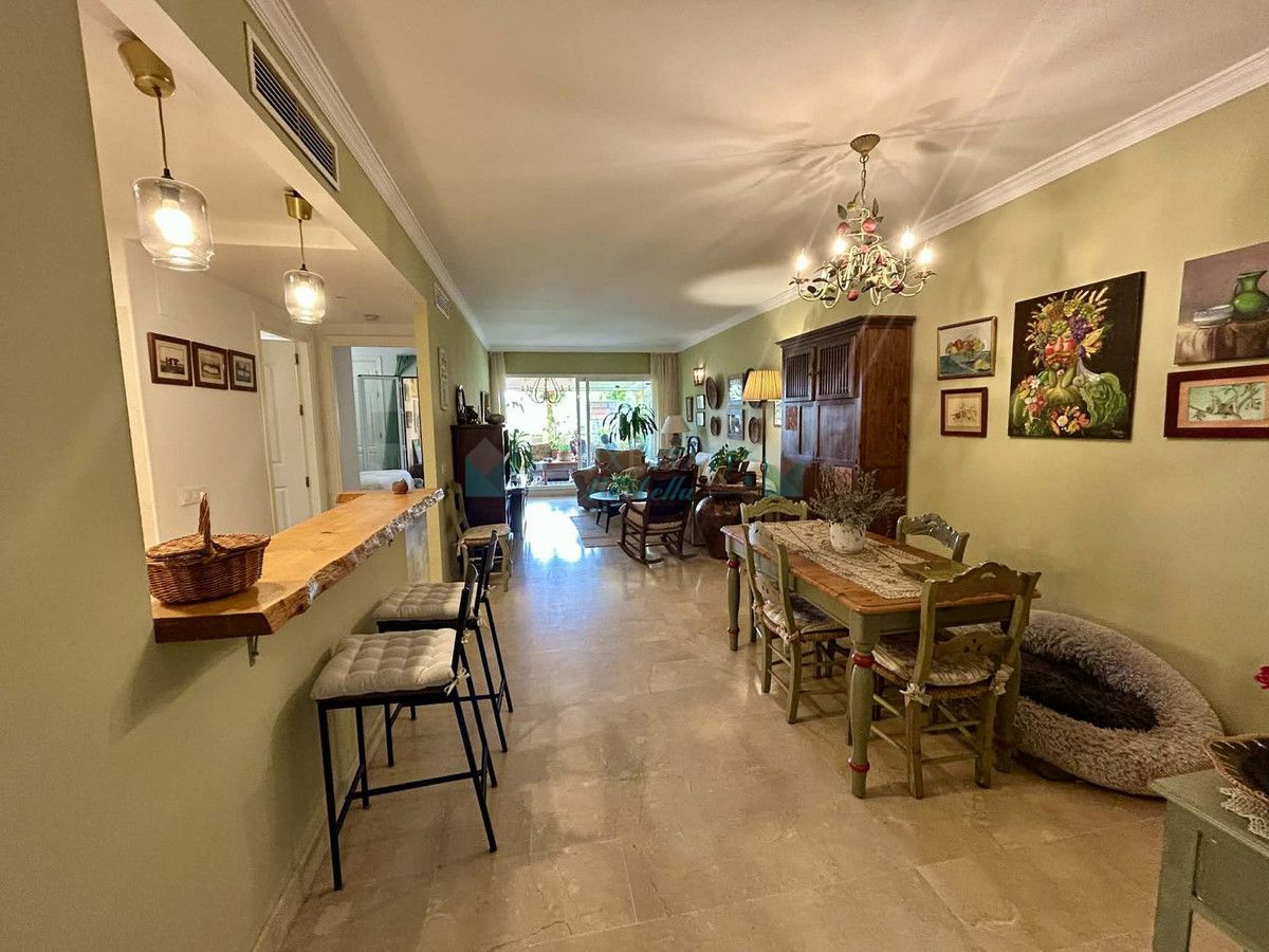 Ground Floor Apartment for sale in Elviria, Marbella East