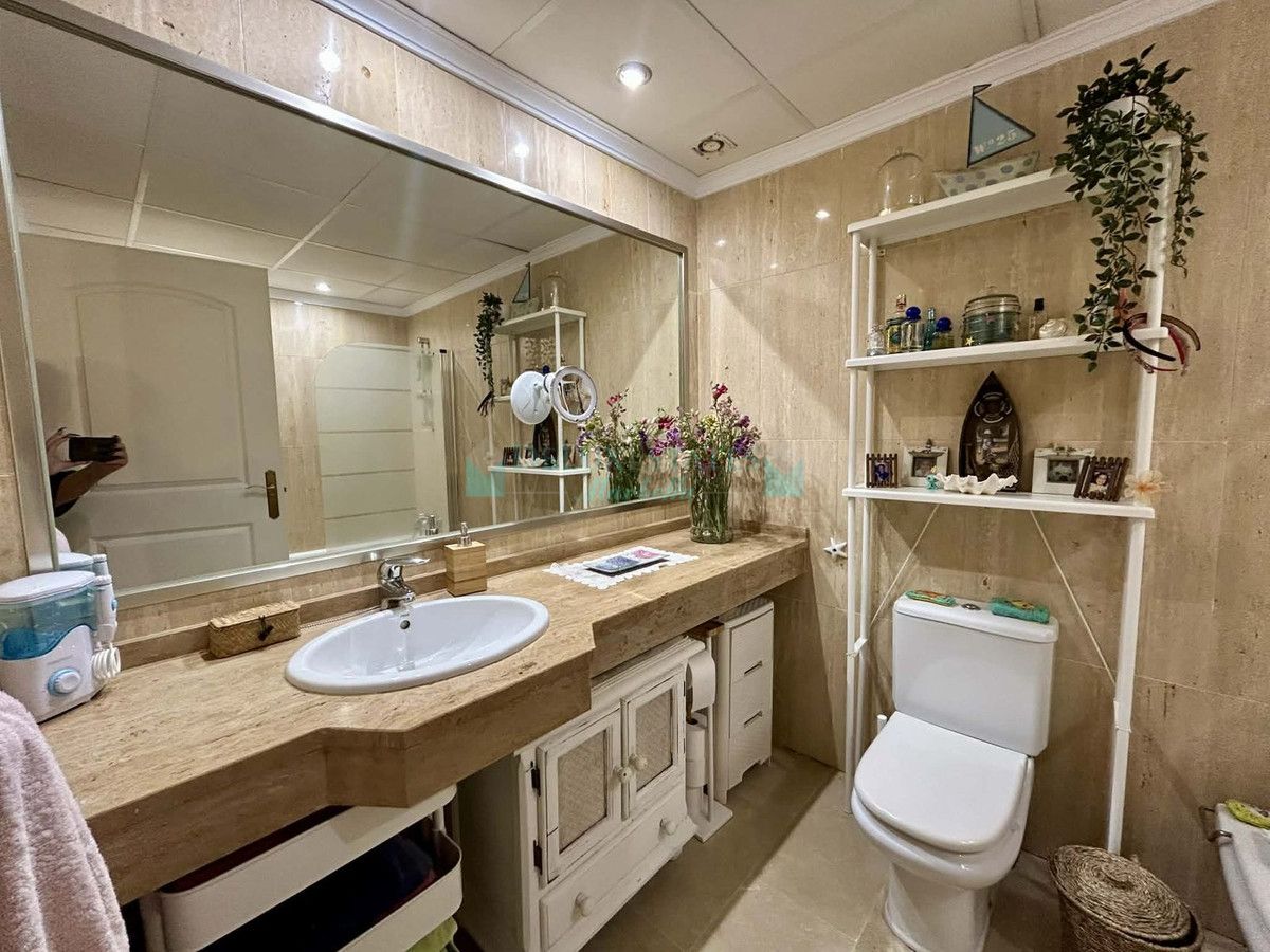 Ground Floor Apartment for sale in Elviria, Marbella East