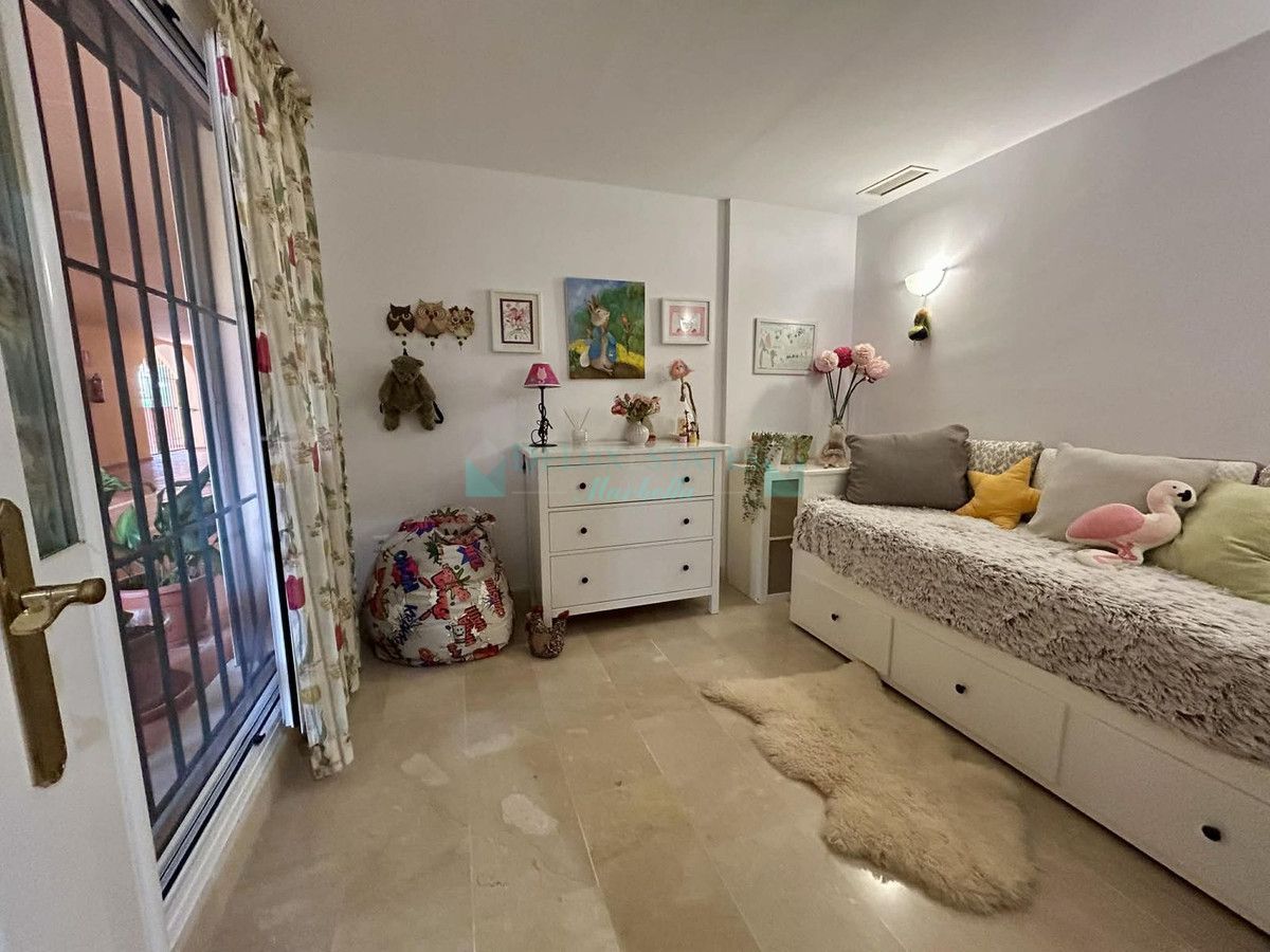 Ground Floor Apartment for sale in Elviria, Marbella East