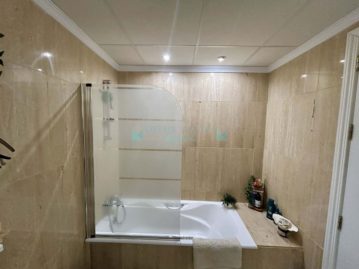 Ground Floor Apartment for sale in Elviria, Marbella East