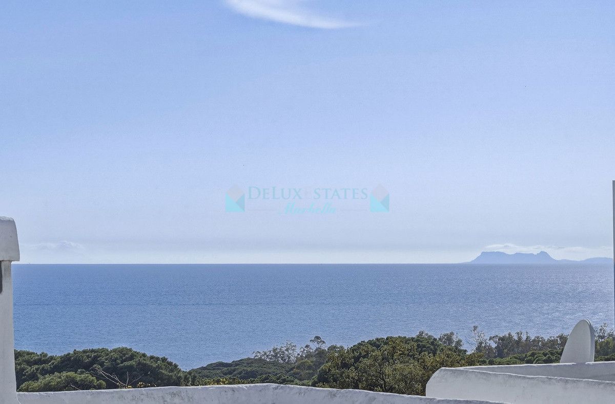 Semi Detached Villa for sale in Cabopino, Marbella East