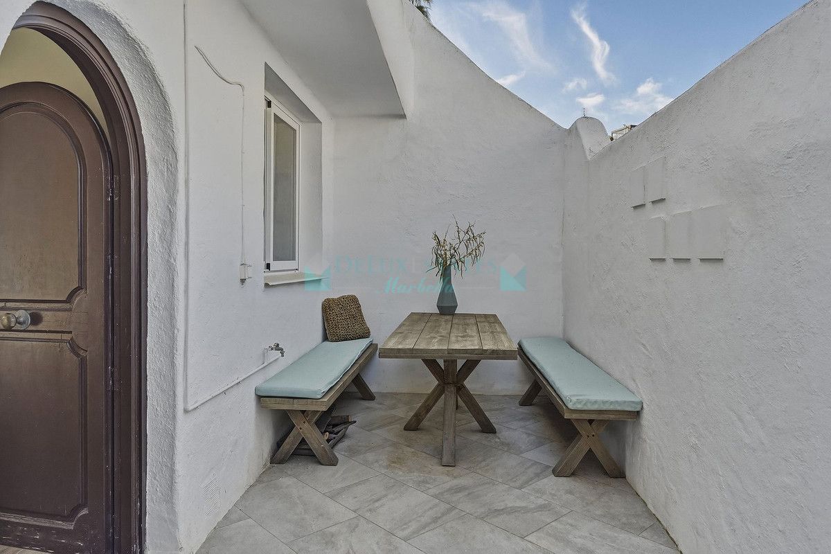 Semi Detached Villa for sale in Cabopino, Marbella East