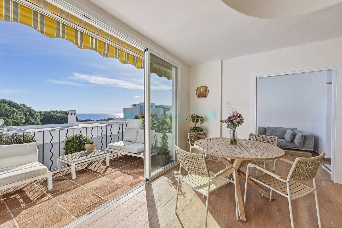 Semi Detached Villa for sale in Cabopino, Marbella East