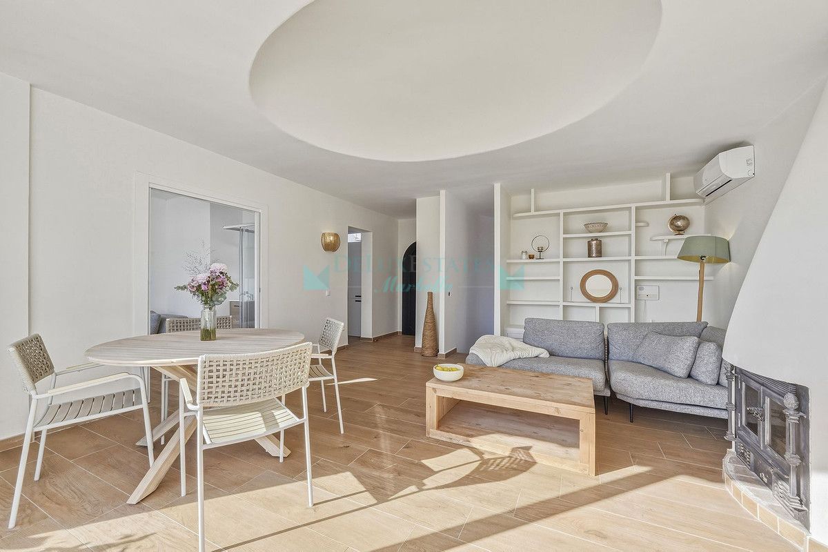 Semi Detached Villa for sale in Cabopino, Marbella East